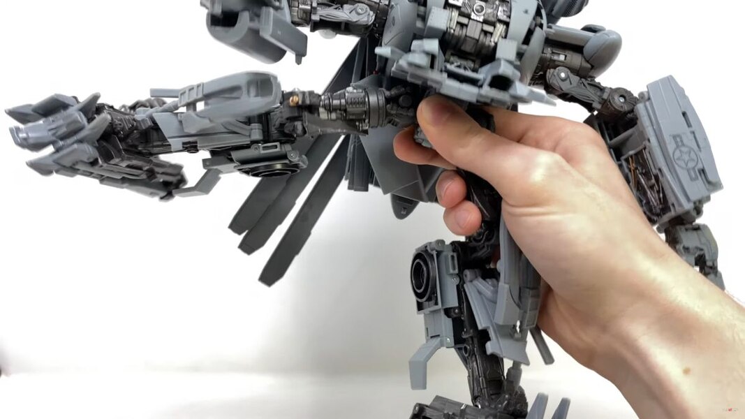 Transformers Movie Masterpiece MPM 13 Blackout In Hand Image  (32 of 75)
